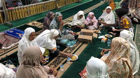 Aksi Polwan Kampar Di Masjid Ajak Emak Emak Perangi Hoaks Regional