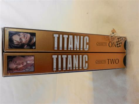 Titanic VHS 1998 2 Tape Set Widescreen Edition DiCaprio Winslett