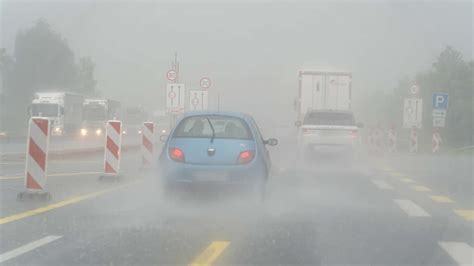 Gewitter Alarm In Nrw Wetter Experten Warnen Vor Gefahren Am Wochenende