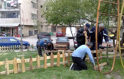 Блок 1 във „Възрожденци” със свой мини парк - 24rodopi.com