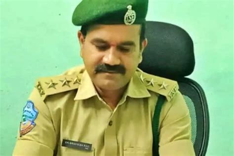 Forest ranger axed to death by weed cultivators in Telangana's Bendalapadu