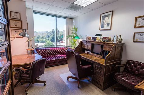 Law Office Decor In The Small Room Office With Elegant Design Furniture