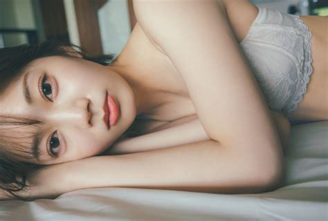 日向坂46高本彩花、艶っぽい純白ランジェリー「半分眠りながら撮影」 1st写真集封入ポストカード第四弾解禁【コメントあり】47news（よん