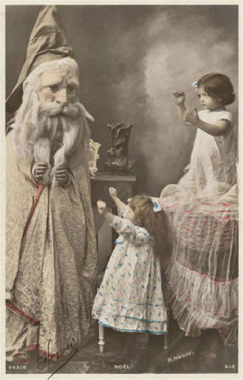 Discover The 23 Most Creepy Santa Photos From The Past