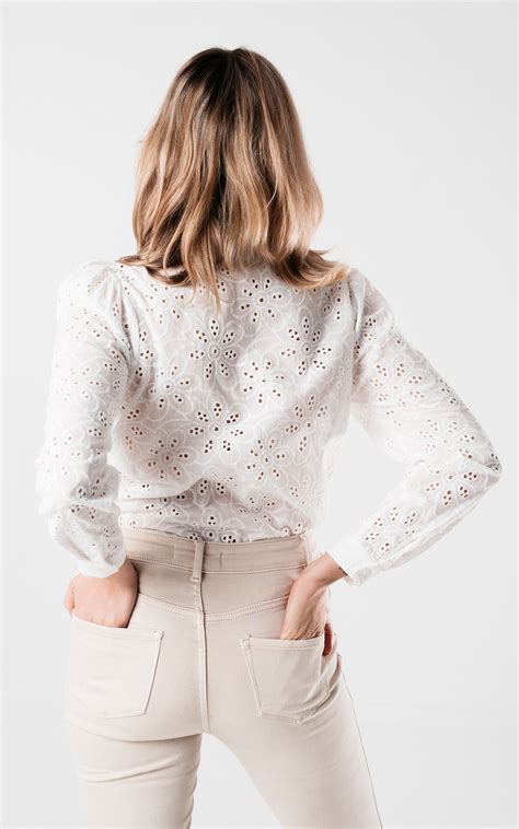 Broderie Blouse Met Volants Wit Guts Gusto