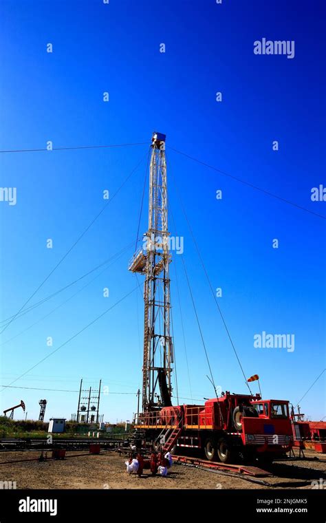 Oil drilling rig, industrial equipment Stock Photo - Alamy