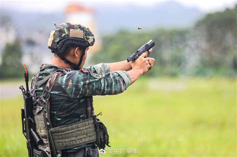 练练练！围观武警特战队员实弹射击训练