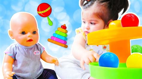 Spielspa F R Kinder Baby Born Und Defne Spielen Mit Einem Neuen