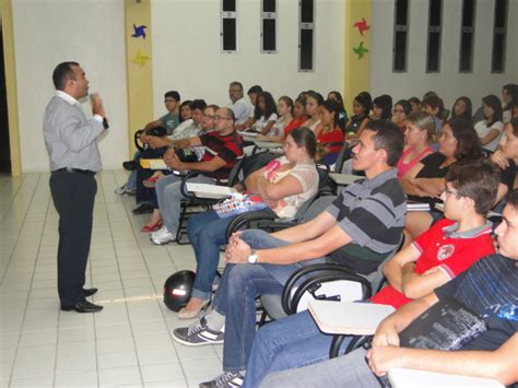 PROJETO PREPARAÇÃO RUMO A UNIVERSIDADE 2012 INICIA AULA INAUGURAL