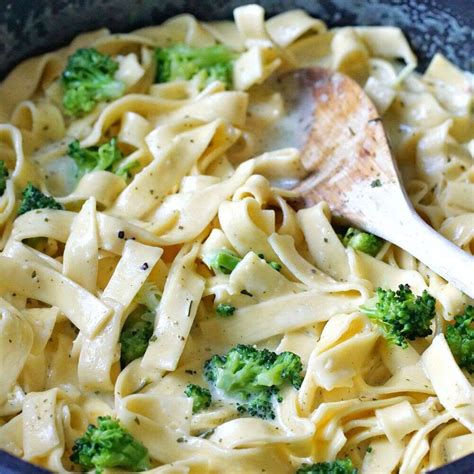 Bandnudeln mit Brokkoli leckere Pasta mit frischem Gemüse