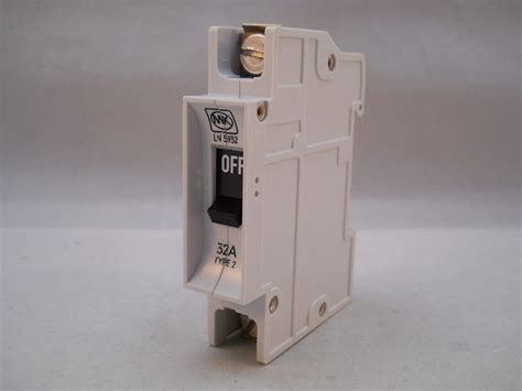 Mk Mcb 32 Amp Single Pole Circuit Breaker Type 2 32a Sentry Ln5932