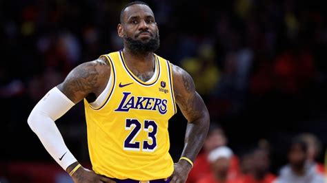 Lebron James Tight Lipped About La Lakers Nba Future Following Cryptic