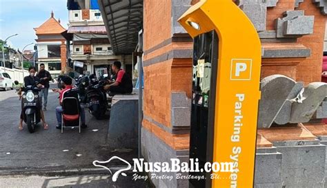 NUSABALI Pasar Tematik Semarapura Masih Terapkan Parkir Manual