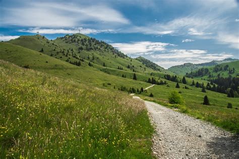 Dal Monte Farno Al Rifugio Parafulmine Trekking In Val Gandino Meeters