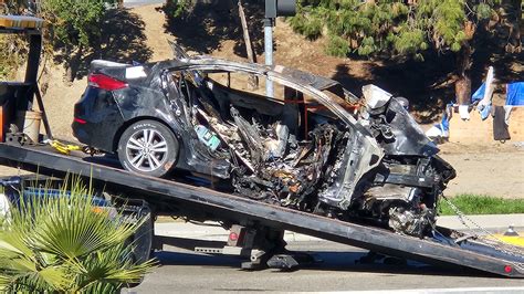 2 passengers killed in San Jose after juvenile crashes stolen car ...