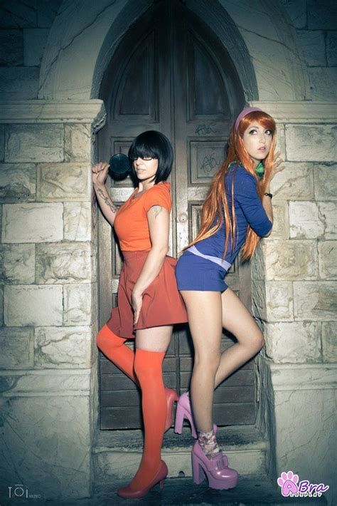 Daphne And Velma Scooby Doo By Adelbra Sexy Velma Daphne And Velma Sexiest Cosplay