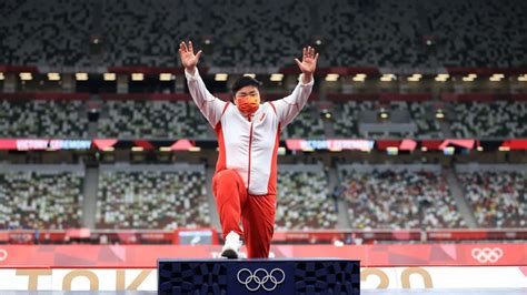 China Gong Lijiao Gana El Oro En Lanzamiento De Bala Femenino En Tokio