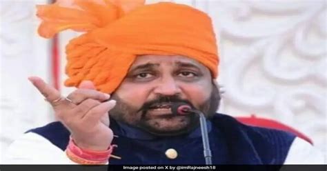 Rashtriya Rajput Karni Sena Chief Sukhdev Gogamedi Shot Dead In Jaipur