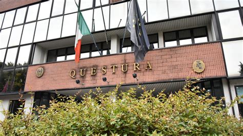 La Questura Per I Passaporti Attesa Di Giorni Ecco Come Fare Per