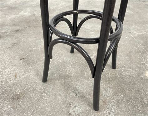 Stock De Tabourets Hauts De Bistrot En Bois Courb Esprit Thonet