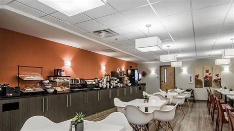 Best Western Plus Airport Inn & Suites Saskatoon - LodgeLink