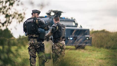 En Formation Centaure Avec Les Militaires Du Groupement Blind De