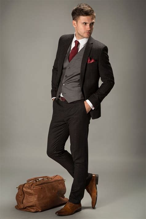 34 Stylish Black Suit With Brown Shoes Outfits For Men