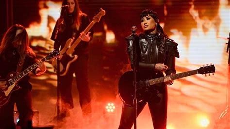 Demi Lovato Surpreende Fãs Com Versão Rock De Confident Em Novo álbum