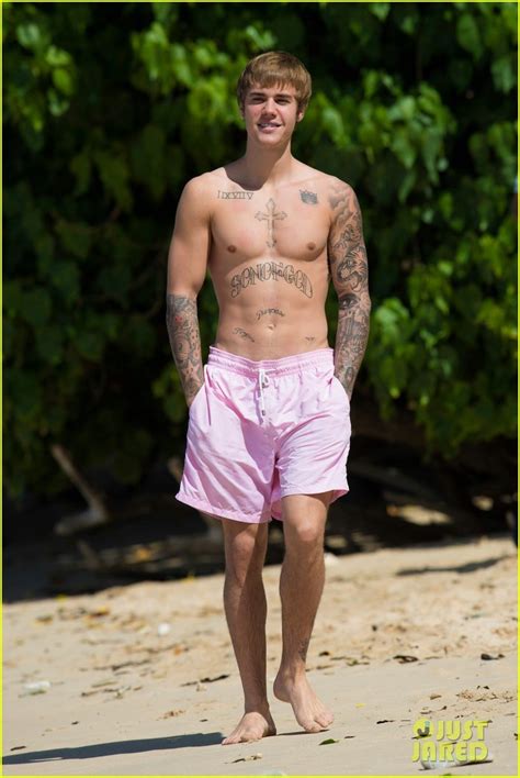 Justin Bieber S Body Is Ripped In New Shirtless Beach Photos Photo