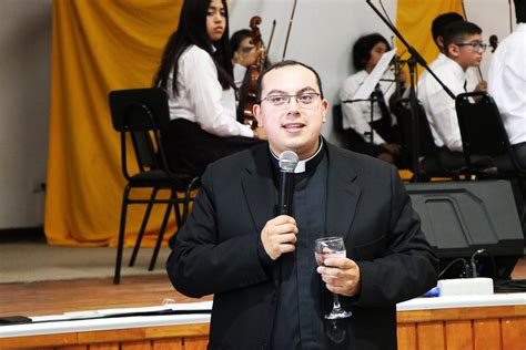 Sebasti N Uribe Vives Fue Ordenado Sacerdote Para La Di Cesis De