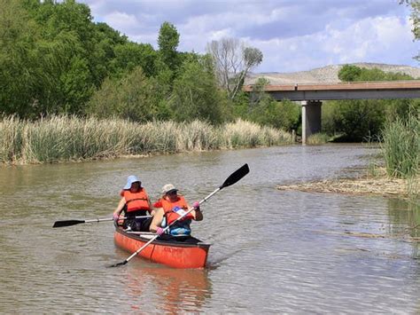 Clarkdale: Kayaking, wine and copper art