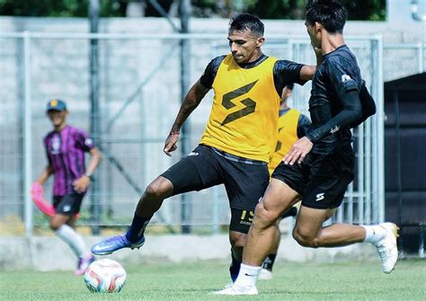 Pemain Asing Arema Fc Menumpuk Siapa Jadi Korban Jpnn Bali