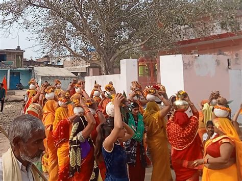 Kalash Yatra Started With Pomp In Itra Shrimad Bhagwat Katha Started