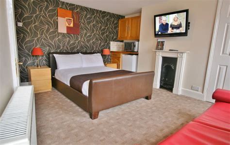 Cheap Hotels in Cheltenham - Roomsbooked