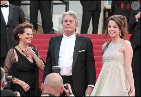 Vid O Claudia Cardinal Et Anouchka Delon Avec Alain Delon Lors De La