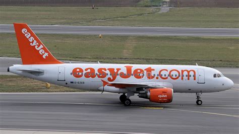 G EZEB G EZEB Airbus A319 111 2120 EasyJet Airline At Vi Flickr