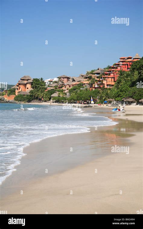 Playa La Ropa Océano Pacífico Zihuatanejo Estado De Guerrero México