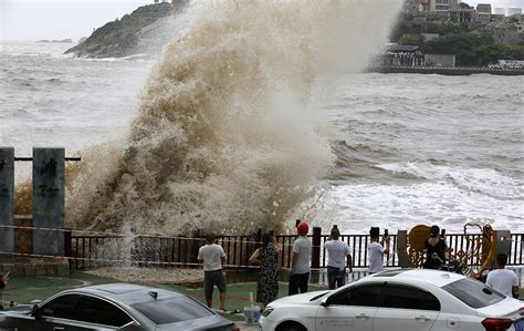 直击｜台风“卡努”掀20米巨浪，浙江拉响风暴潮红警快看澎湃新闻 The Paper