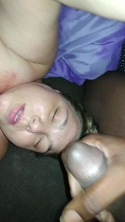 BBW MILF bekommt ihr Gesicht mit Sperma bedeckt während sie schmutzig spricht xHamster