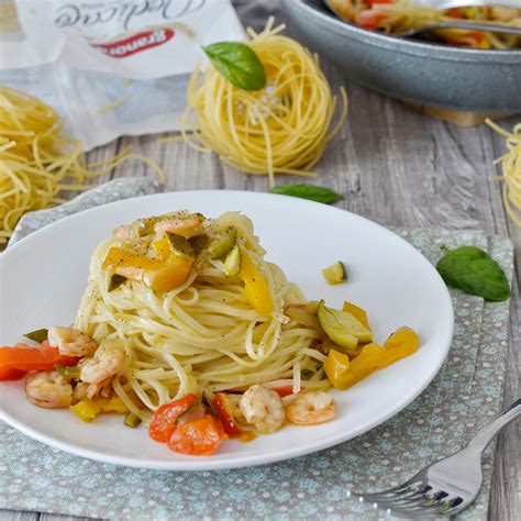 Tagliolini Con Gamberetti Crema Di Zucchine E Peperoni Granoro