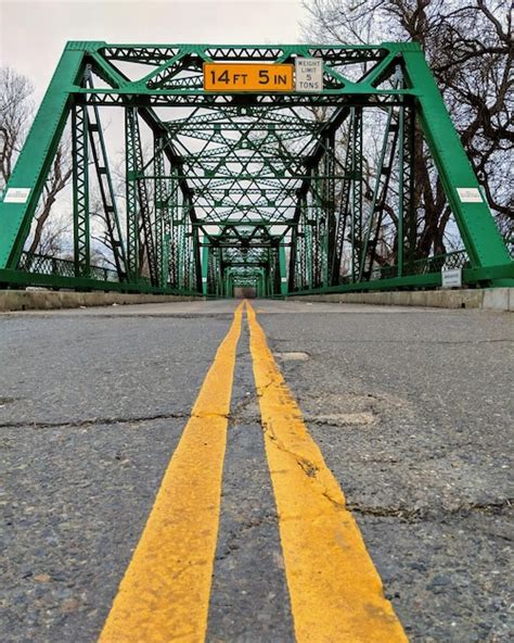 Premium Photo | Emerald bridge