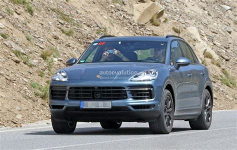 2018 Porsche Cayenne Revealed By Naked Prototype Panamera Like Lights