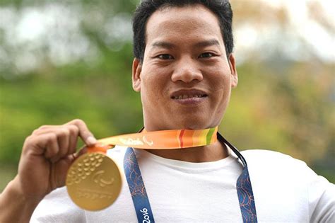 Weightlifter Clinches Vietnam S First Ever Paralympics Gold Medal