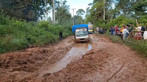 Uji Nyali Skill Driver Dijalur Ekstrem Terbenam Dilumpur YouTube