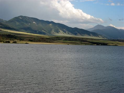 Ennis Lake In Montana Detailed Fishing Guide And Photographs