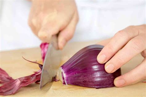 How To Slice An Onion