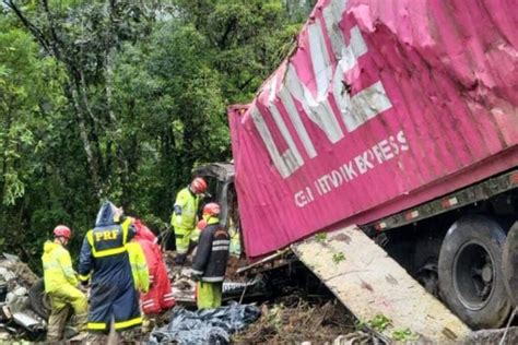 Acidente De Van Que Levava Equipe De Remo Deixa Mortos No Paran