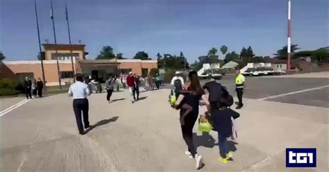 Atterrati A Roma I Bambini Di Haiti Adottati Da Famiglie Italiane