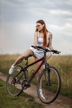 Pin By Lillian Allen On Fashion In Bicycle Girl Bicycle Chic