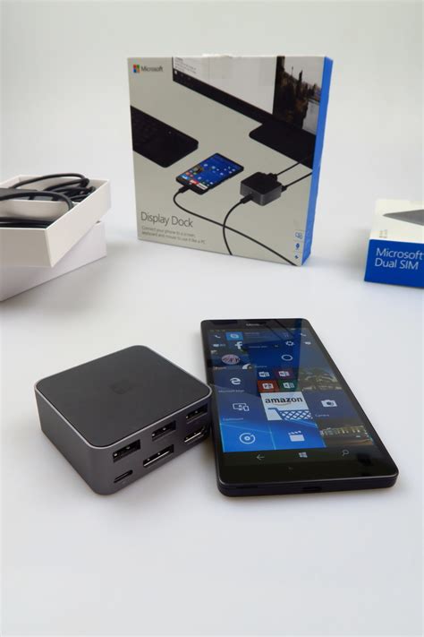 Microsoft Lumia 950 XL Unboxing Display Dock Unboxing Flagship Ul